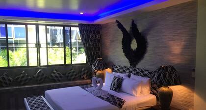 Fong Kaew and Baan Nang Fa Guesthouse