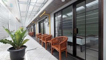 Superior-Zweibettzimmer, 2 Einzelbetten, Nichtraucher | Terrasse/Patio