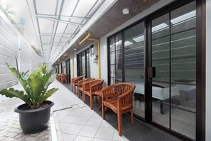 Superior Twin Room, 2 Single Beds, Non Smoking | Terrace/patio