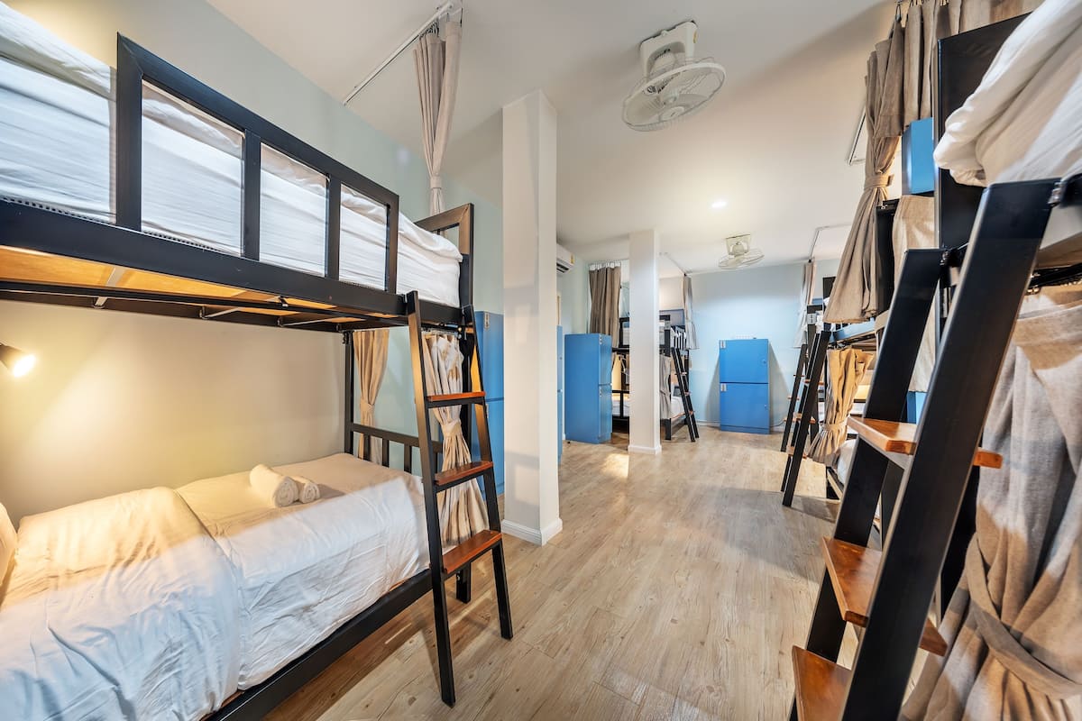 Basic Shared Dormitory | Free WiFi
