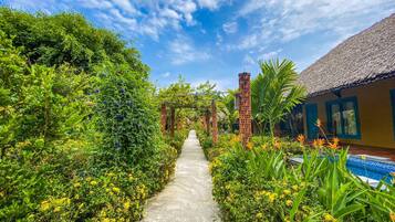 Luxury Suite, 1 Bedroom, Garden View | Garden view