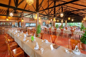 2 restaurants; breakfast, lunch and dinner served  - Mekong Lodge Hotel & Resort (Cai Be)