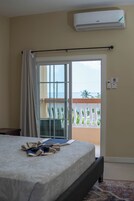 Basic Room, 1 King Bed, Non Smoking | 1 bedroom, premium bedding, individually decorated