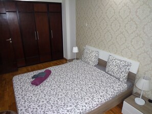 3 bedrooms, soundproofing, iron/ironing board, internet
