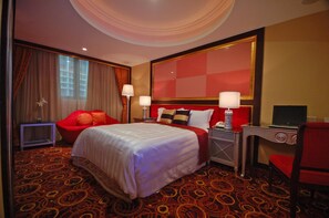 غرفة مزدوجة للصفوة - لغير المدخنين | ألحفة محشوة بالريش وأسرّة بطبقة علوية مريحة وبديكورات فريدة لكل غرفة