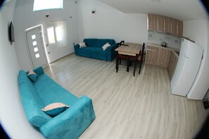 Egyptian cotton sheets, premium bedding, down comforters - Bebi Apartments (Sarandë)