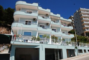 Front of property - Bebi Apartments (Sarandë)