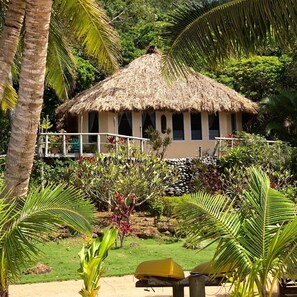 Deluxe Villa, 2 Bedrooms, Private Pool (Villa Lailai) | Egyptian cotton sheets, premium bedding, down duvets - Oneta Resort (Ono Island)