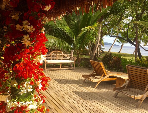 Sun deck - Oneta Resort (Ono Island)