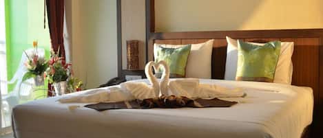 Superior Room | Peti besi dalam bilik, meja, langsir/tirai gelap terus, Wi-fi percuma