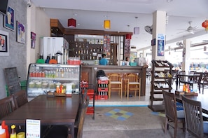 Breakfast, lunch and dinner served  - Arita House (Patong)