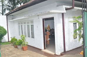 Exterior - The Rock Bunglow (Kandy)