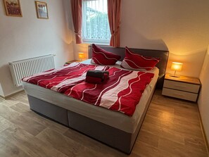 2 makuuhuonetta, vauvan matkasänky, Wi-Fi