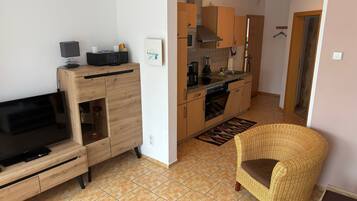 Kühlschrank, Mikrowelle, Ofen, Geschirrspüler