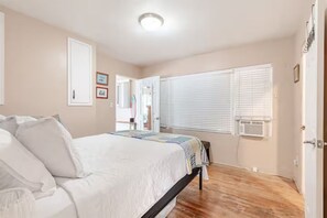 2 Schlafzimmer, Bügeleisen/Bügelbrett, Reisekinderbett, WLAN