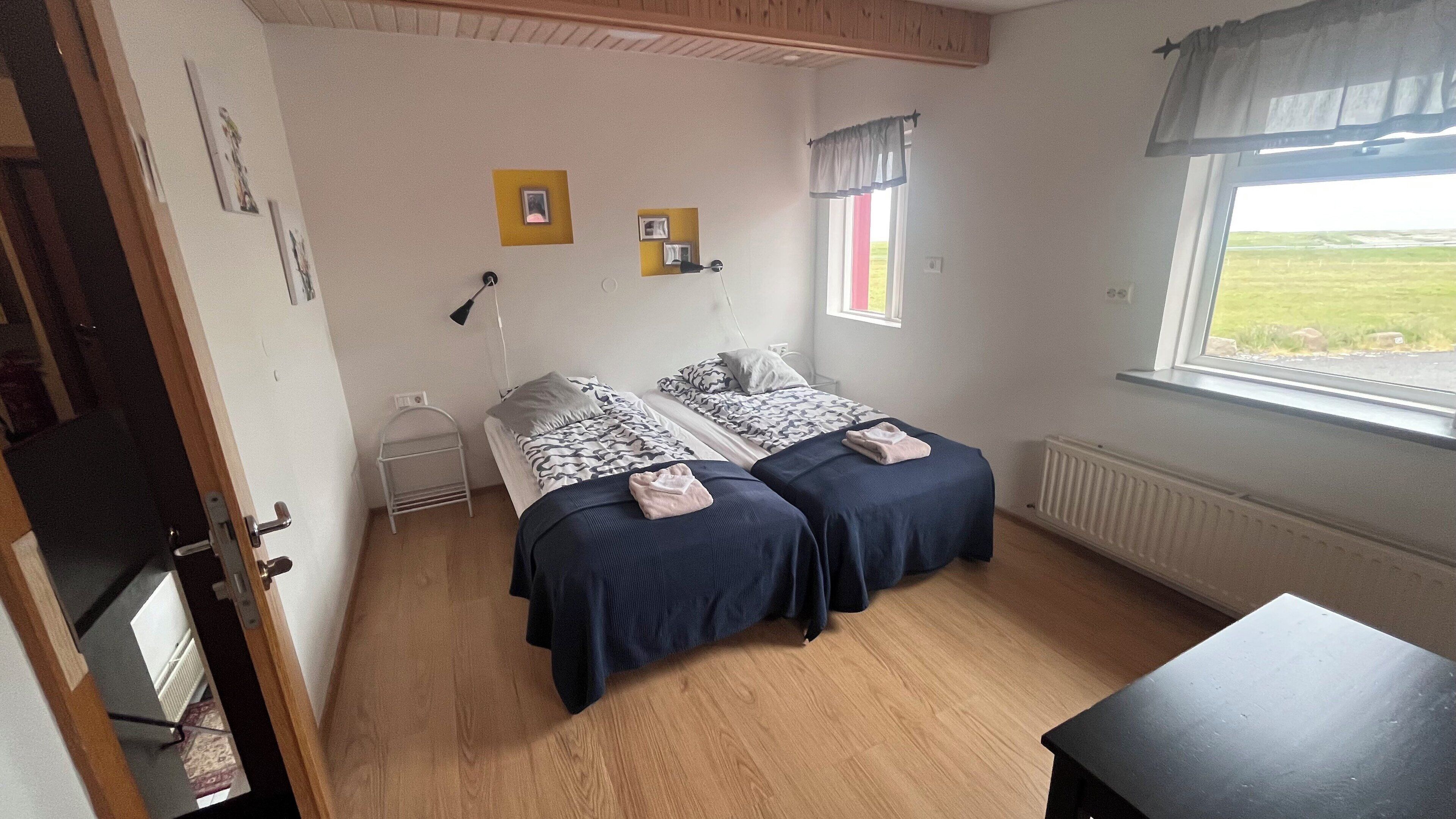 Chambre Économique Double ou avec lits jumeaux, salle de bains commune
