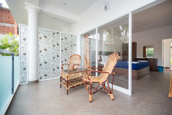 Classic Double Room, 1 Queen Bed, Non Smoking | Terrace/patio