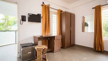 Frette Italian sheets, desk, rollaway beds, free WiFi