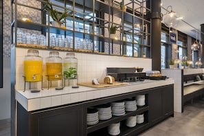 Desayuno buffet todos los días (con cargo)