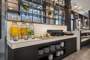 Daily buffet breakfast (EUR 19.00 per person)