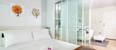 Convertible Studio with kitchenette | 1 habitación, caja de seguridad en la habitación y cortinas blackout