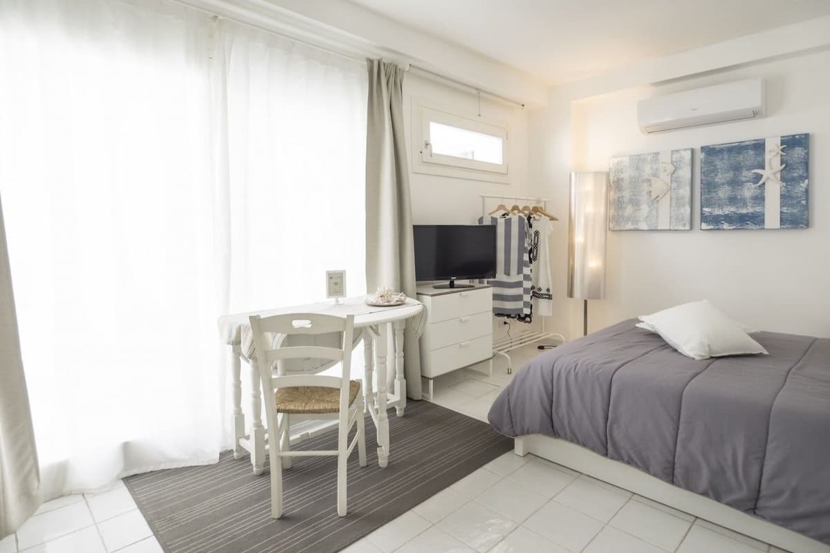 Studio | Individually decorated, individually furnished, desk, iron/ironing board