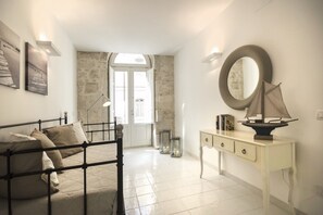 Deluxe Apartment | Living area | Flat-screen TV - Marina Domus (Ragusa)