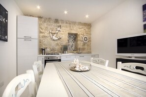 Deluxe Apartment | In-room dining - Marina Domus (Ragusa)