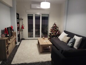 Superior Apartment, 2 Bedrooms, Club lounge access, Park View | Extra beds