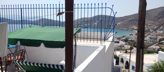 Grandma Vasiliki Rooms To Let