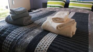 Superior Apartment, 2 Bedrooms, Club Lounge Access, Park View | 1 bedroom, Frette Italian sheets, premium bedding, down comforters