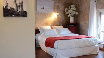 Tweepersoonskamer (Orchidée) | Een bureau, gratis wifi, beddengoed
