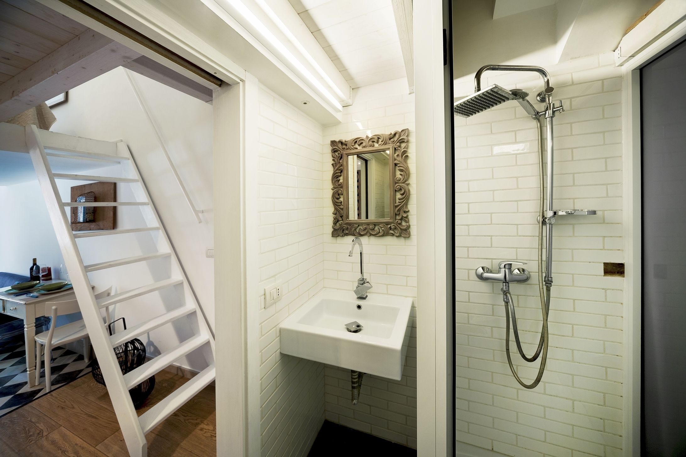 Duplex | Bathroom | Shower, rainfall showerhead, free toiletries, hair dryer