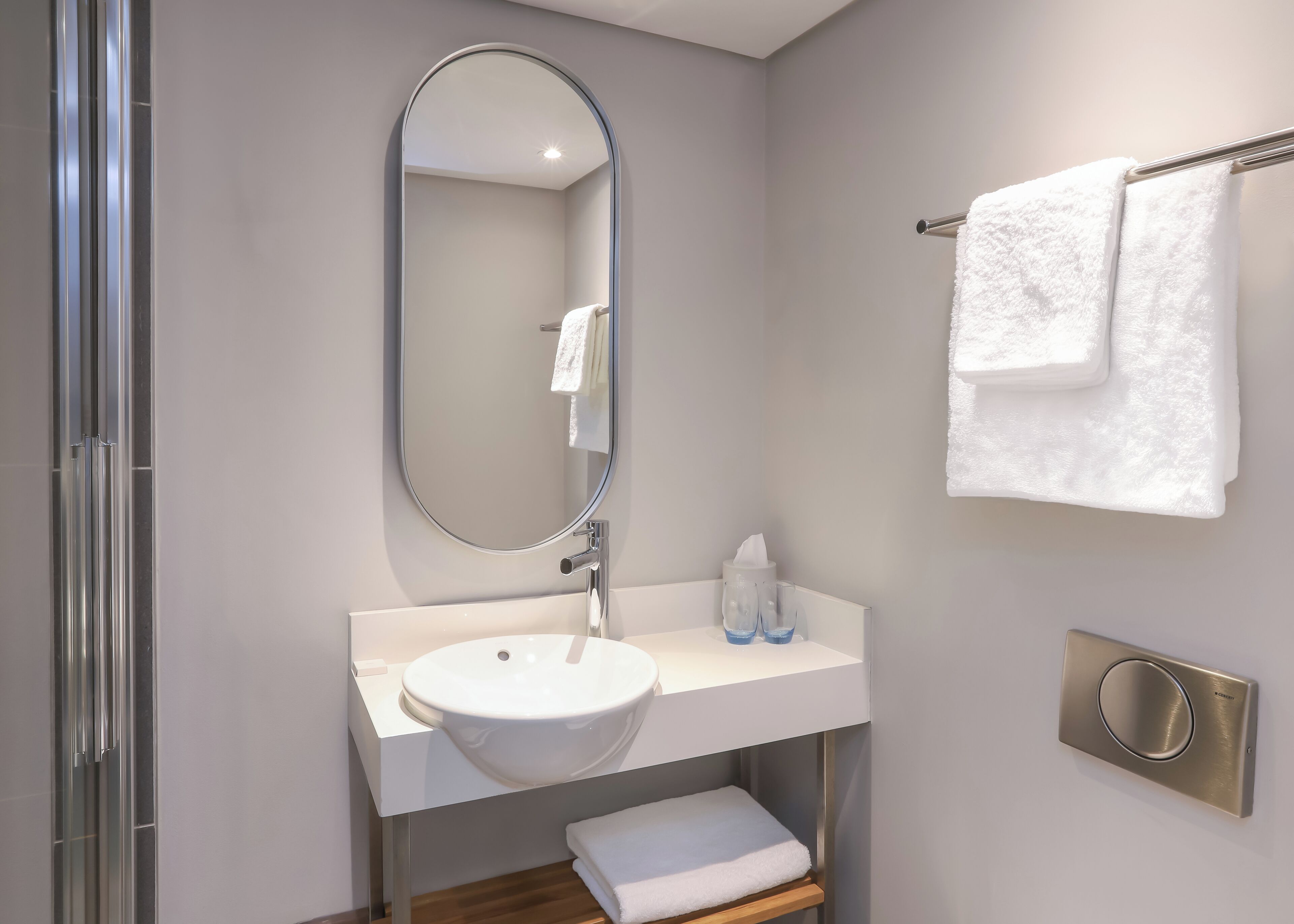 Photo - StayEasy Cape Town City Bowl