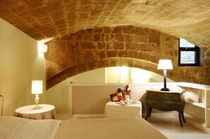 Bureau, rideaux occultants, chambres insonorisées, Wi-Fi gratuit