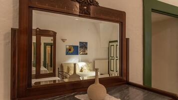 1 chambre, literie de qualité supérieure, bureau, lits bébé (gratuits)