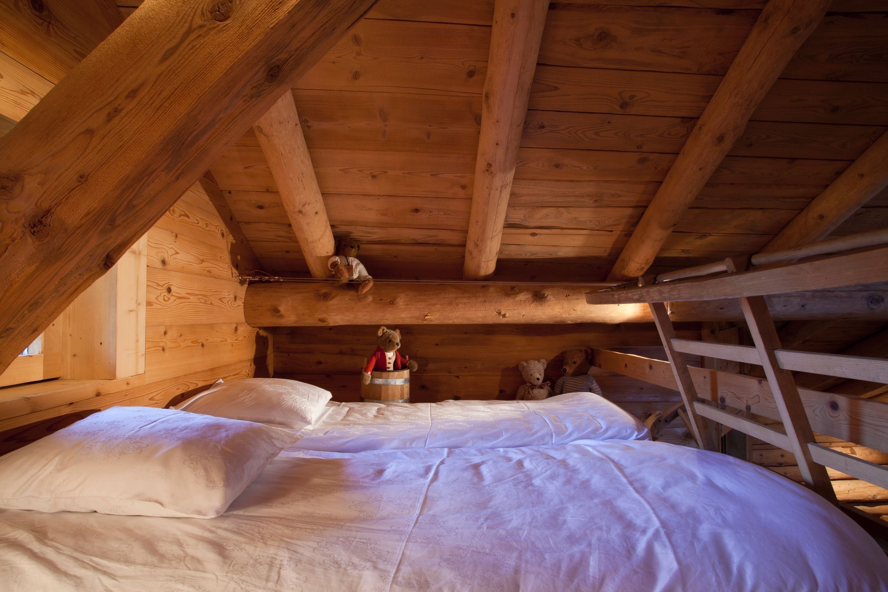 Luxury Chalet, 3 Bedrooms, Non Smoking, Mountain View | 3 bedrooms, laptop workspace, iron/ironing board, free WiFi