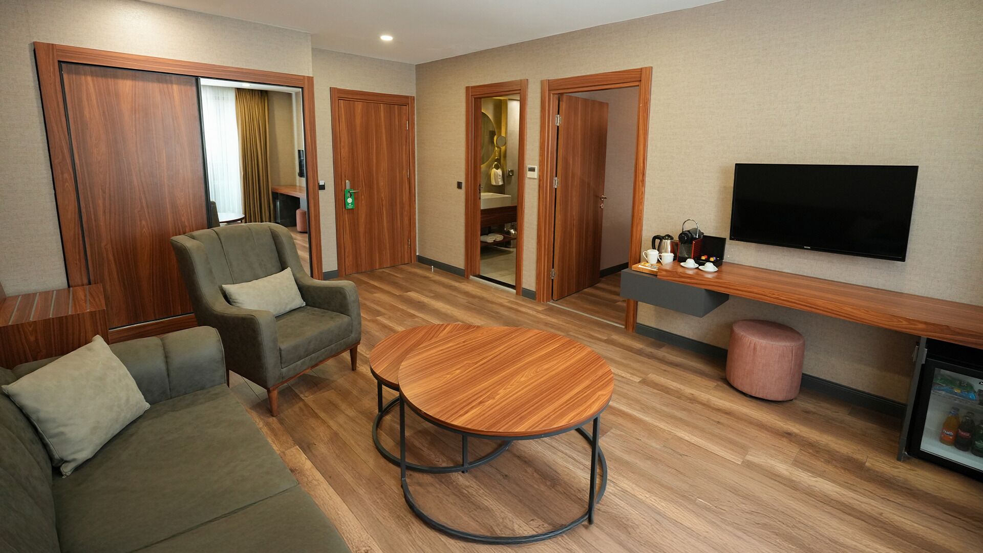 honeymoon suite | living area | 45-inch led tv with satellite channels