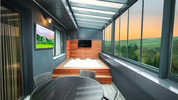 Honeymoon-Suite | Hochwertige Bettwaren, Minibar, Zimmersafe