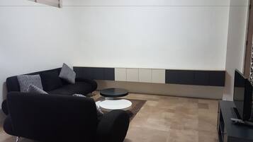 Camera Superior, 2 camere da letto (Annex) | Soggiorno | TV LED 32 pollici con canali via cavo, TV