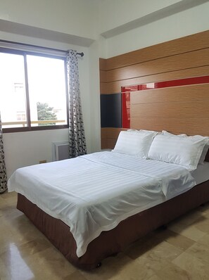 Bureau, Wi-Fi gratuit, draps fournis