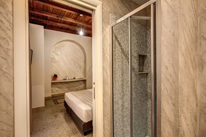 Double or Twin Room, Non Smoking | Frette Italian sheets, premium bedding, down duvets, minibar - Colosseo Accomodation Room Guest House (Rome)