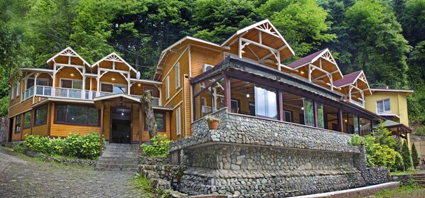 Fachada de la propiedad