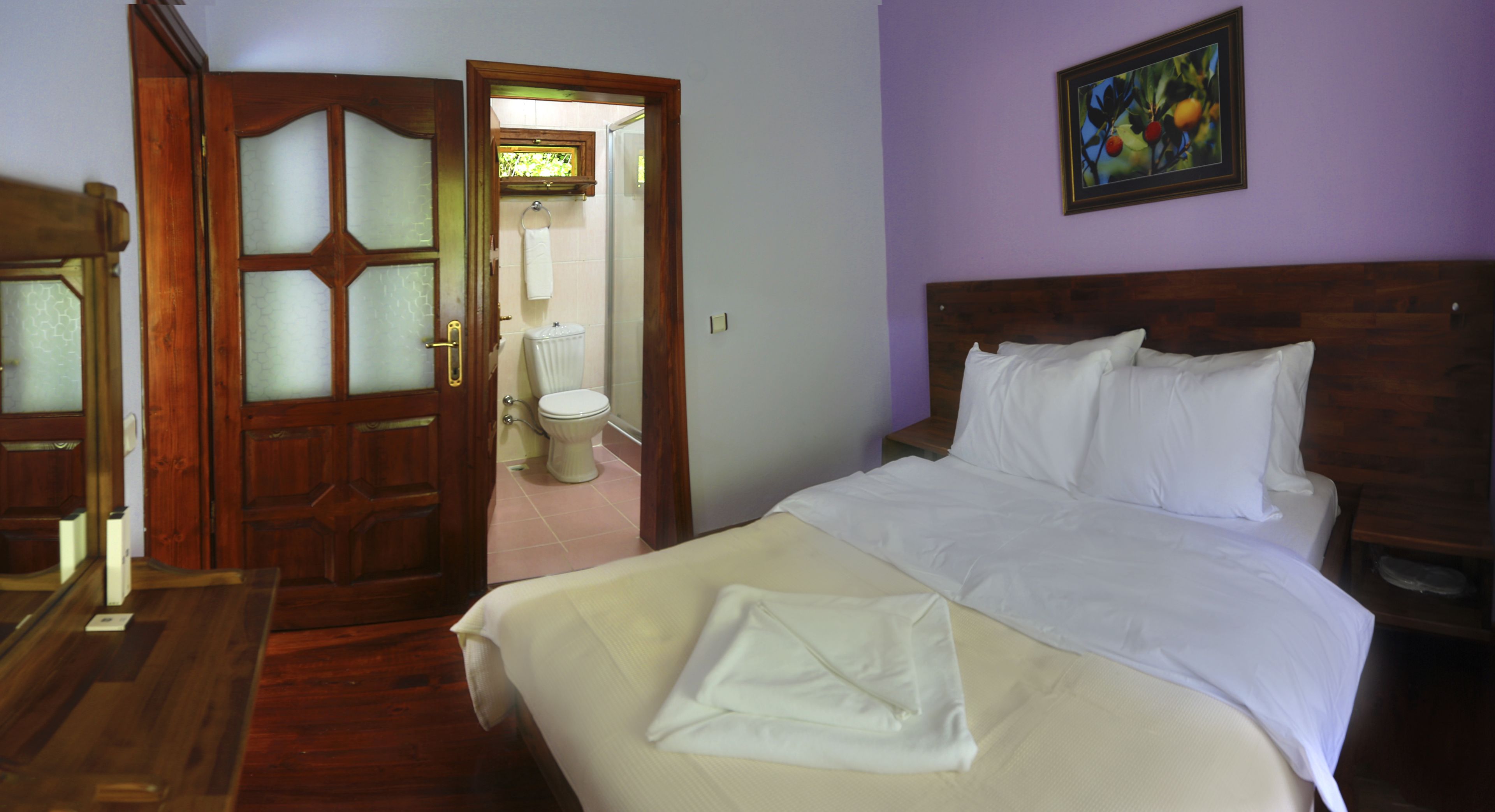 family room, garden view | 1 bedroom, egyptian cotton sheets, premium bedding, blackout curtains