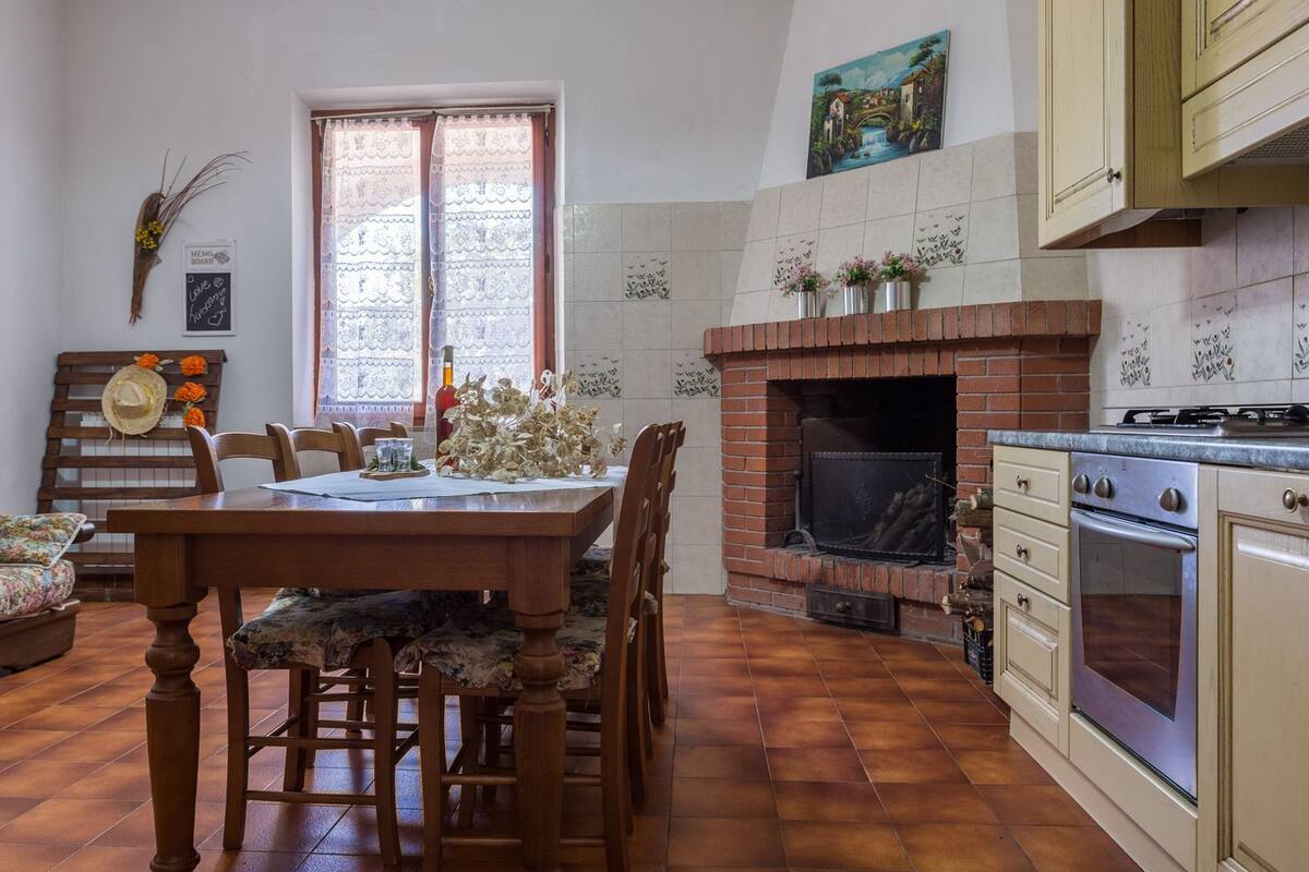 Appartement, 2 slaapkamers (La Viola) | Privékeuken | Een koelkast met diepvriezer, een oven, een kookplaat, een vaatwasser
