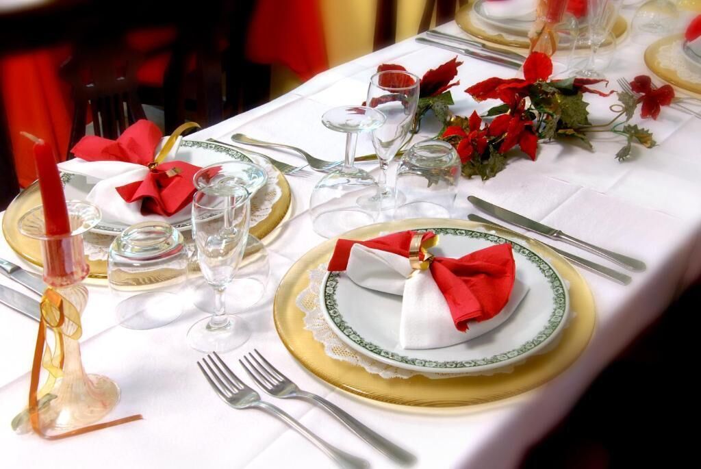 Petit déjeuner et déjeuner servis sur place, spécialités Cuisine locale