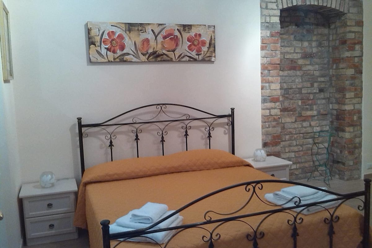 Deluxe Quadruple Room | Desk, soundproofing, iron/ironing board, free WiFi