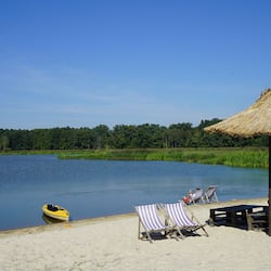 Private beach, sun loungers, beach volleyball, kayaking