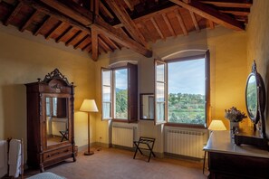 Leilighet, 2 soverom (Duplex Torre) | Sengetøy av topp kvalitet, skrivebord og strykejern/-brett