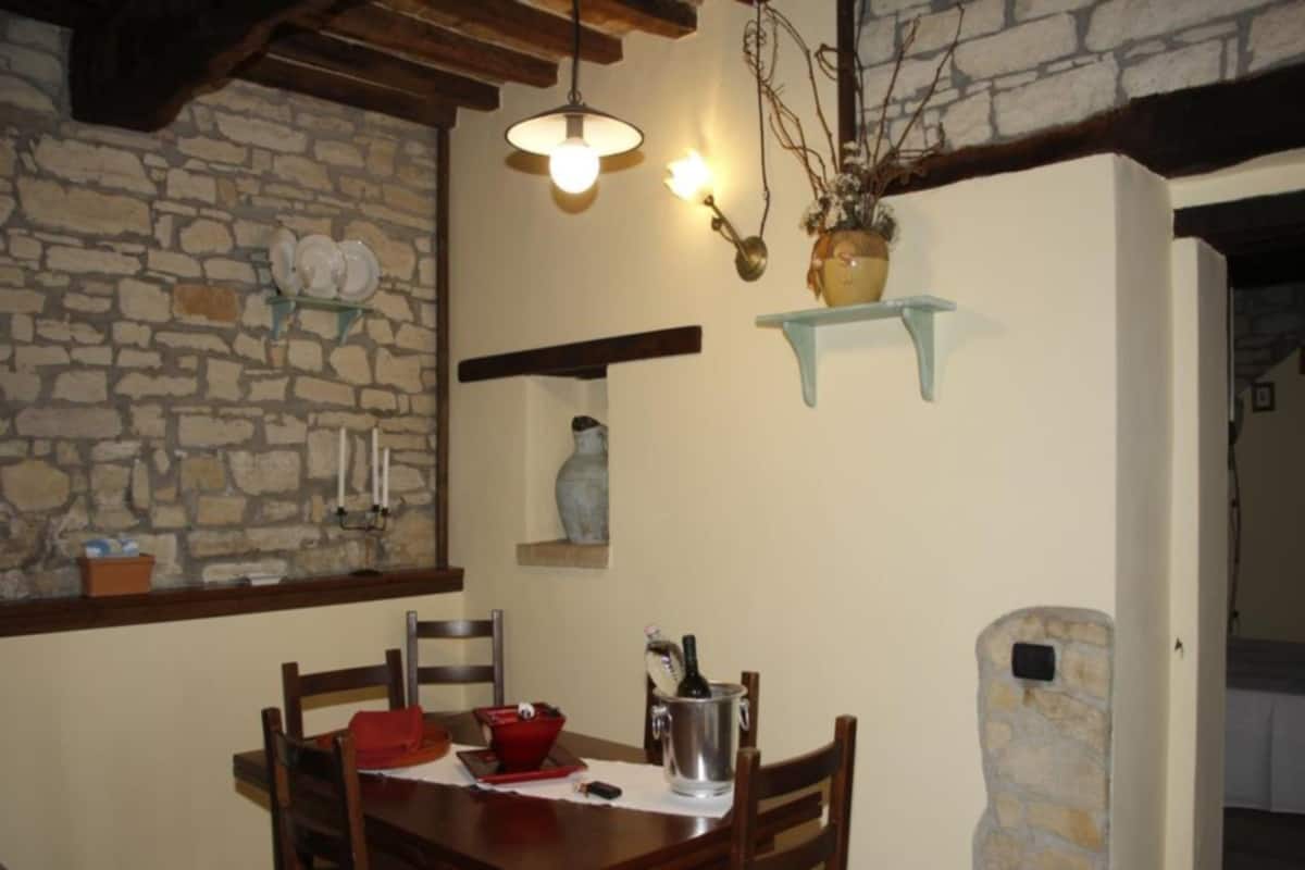 Appartement Supérieur, terrasse, vue jardin (Il Fienile) | Coin séjour | Télévision LCD, table de tennis de table